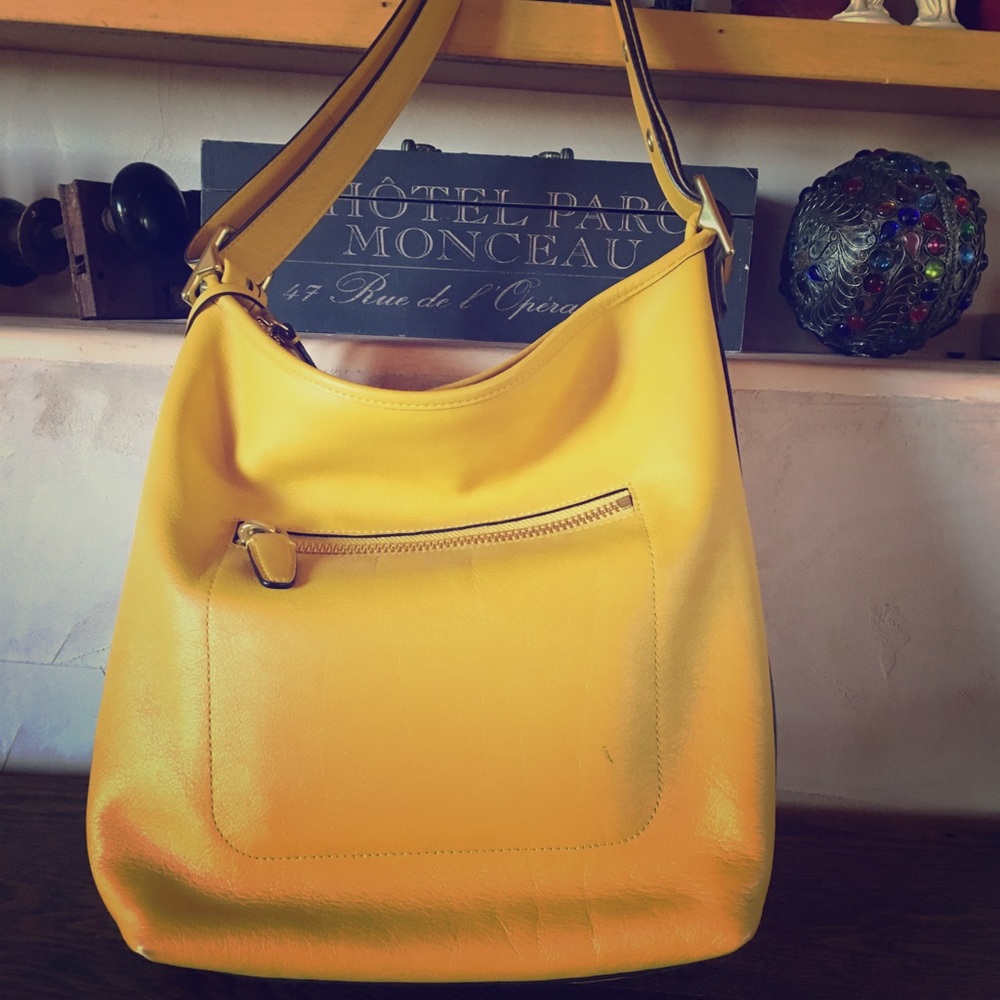 COACH LEATHER PURSE